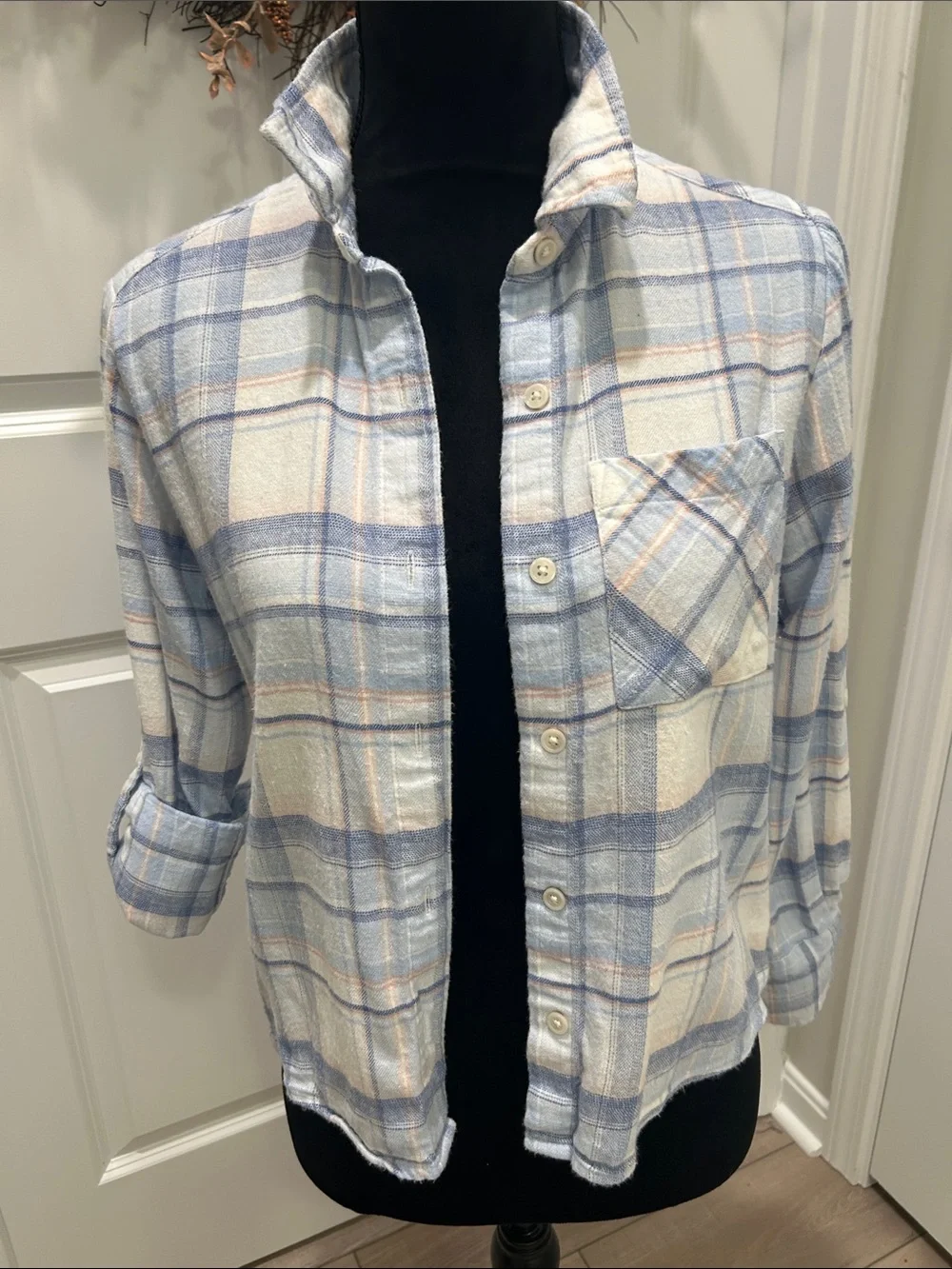 Time and Tru Women’s Baby Blue and Cream/White Plaid Button-Down Shirt Size XS